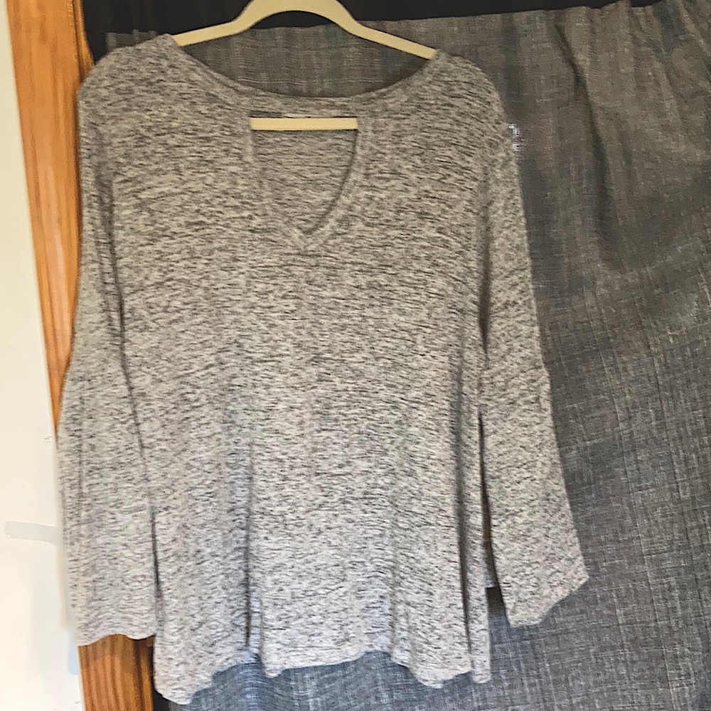 Gray lightweight sweater with flared long sleeves